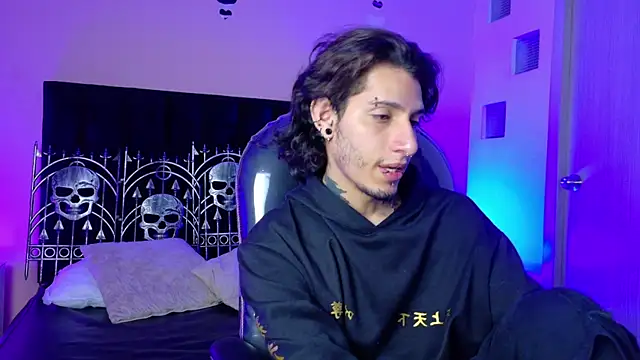 Vergil Noir  online show from June 2, 2026, 4:12 am