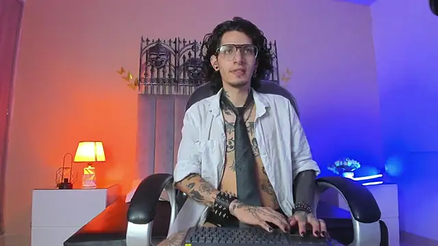 Vergil Noir  online show from May 23, 2026, 4:22 am