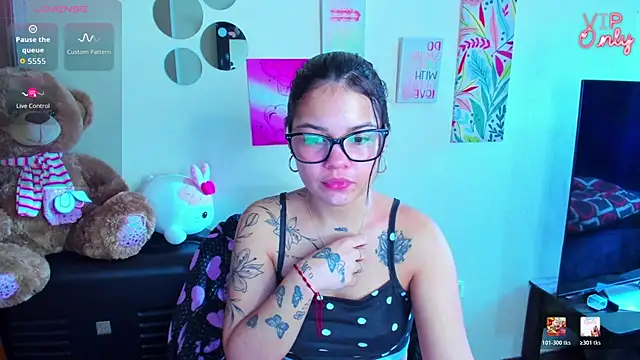 Snapshot of angelina_77 chatting on June 14, 2026, 4:19 pm angelina 77 online show from June 14, 2026, 4:19 pm