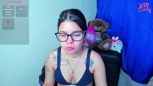 Snapshot of angelina_77 chatting on July 17, 2026, 2:47 pm angelina 77 online show from July 17, 2026, 2:47 pm