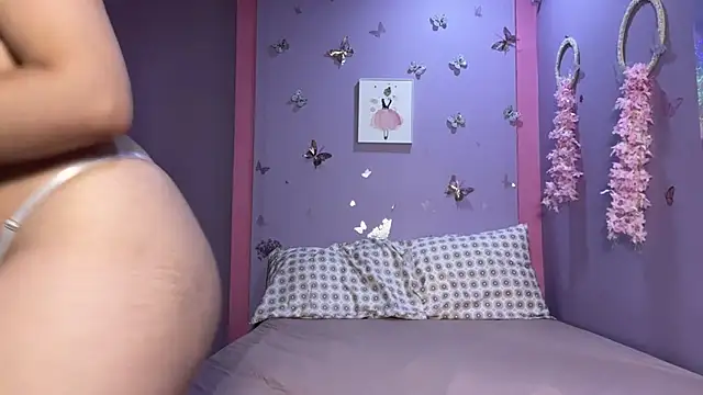 Violett Moonx online show from July 17, 2026, 9:56 pm
