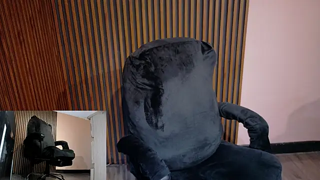 Snapshot of MissOffice_ chatting on July 14, 2026, 11:38 am MissOffice online show from July 14, 2026, 11:38 am