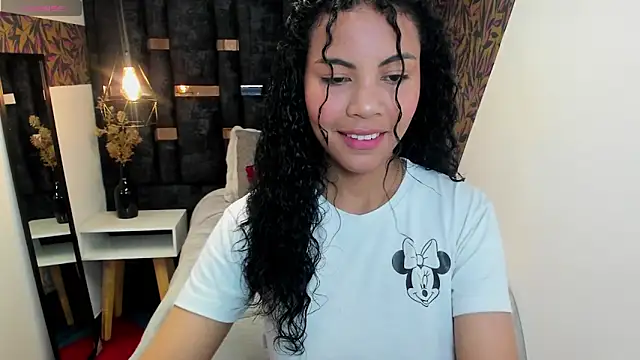 Chloe Harper   online show from May 3, 2026, 12:42 pm