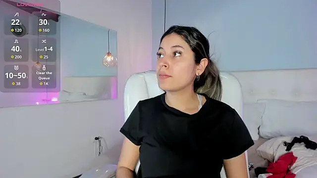 Snapshot of Alessia_blaze chatting on May 10, 2026, 5:22 am Alessia blaze online show from May 10, 2026, 5:22 am