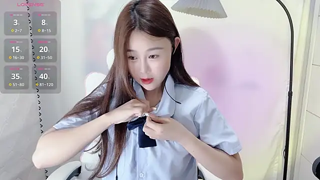 Yangyang-99 online show from April 22, 2026, 11:50 am