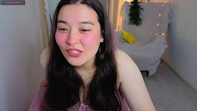 MomoRins online show from July 19, 2026, 9:55 pm