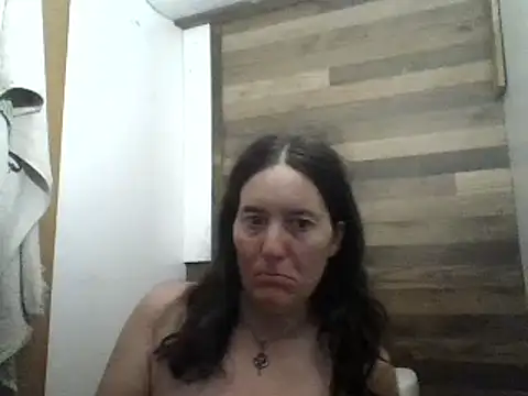 Snapshot of Mini83 chatting on August 6, 2026, 6:14 pm Mini83 online show from August 6, 2026, 6:14 pm