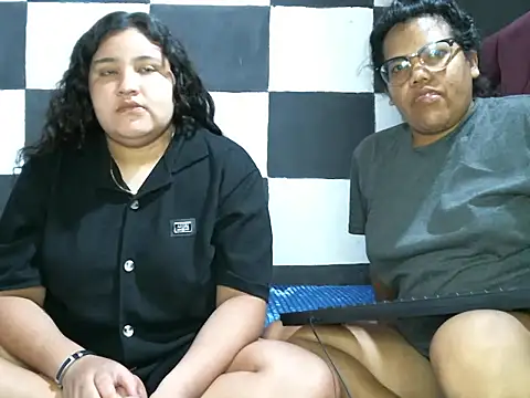 Snapshot of Valery-Khloe chatting on June 30, 2026, 4:01 am Valery-Khloe online show from June 30, 2026, 4:01 am