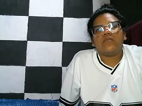 Snapshot of Valery-Khloe chatting on July 3, 2026, 4:19 am Valery-Khloe online show from July 3, 2026, 4:19 am