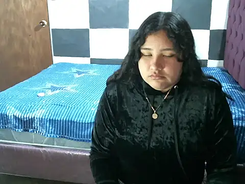 Snapshot of Valery-Khloe chatting on July 7, 2026, 1:25 pm Valery-Khloe online show from July 7, 2026, 1:25 pm