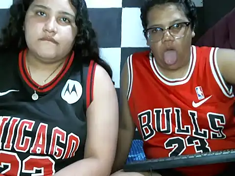 Snapshot of Valery-Khloe chatting on June 28, 2026, 9:32 pm Valery-Khloe online show from June 28, 2026, 9:32 pm