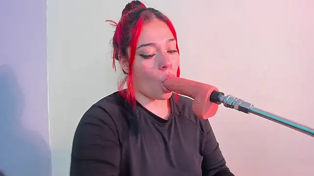 Snapshot of Sabrinna_fox chatting on June 10, 2026, 7:48 pm Sabrinna fox online show from June 10, 2026, 7:48 pm