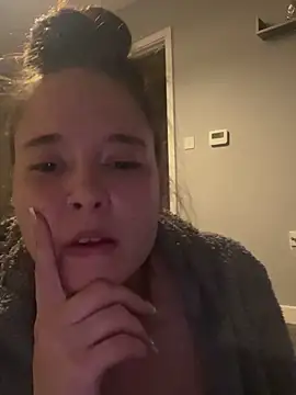 Poppylooloo online show from May 8, 2026, 8:01 pm