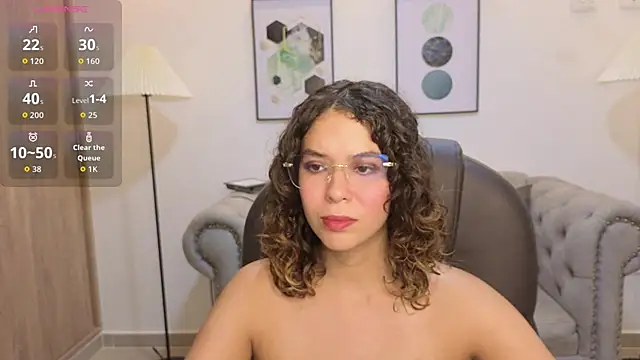 Snapshot of sienna_luxor chatting on July 10, 2026, 7:03 pm sienna luxor online show from July 10, 2026, 7:03 pm