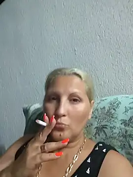 Snapshot of Divineblond chatting on July 14, 2026, 7:53 pm Divineblond online show from July 14, 2026, 7:53 pm