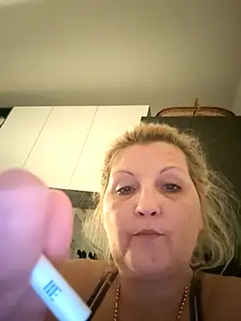 Divineblond online show from February 7, 2026, 7:00 pm