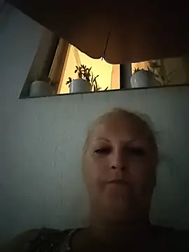 Snapshot of Divineblond chatting on July 2, 2026, 7:31 pm Divineblond online show from July 2, 2026, 7:31 pm