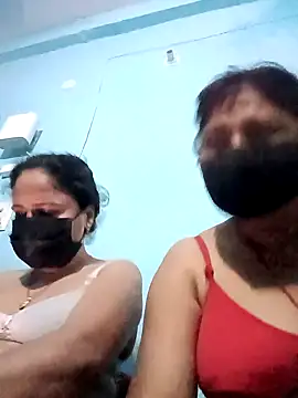 Snapshot of pihu_X chatting on May 1, 2026, 7:30 pm pihu X online show from May 1, 2026, 7:30 pm