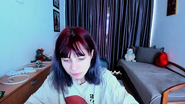 Snapshot of MiniLysii chatting on June 3, 2026, 5:41 am MiniLysii online show from June 3, 2026, 5:41 am