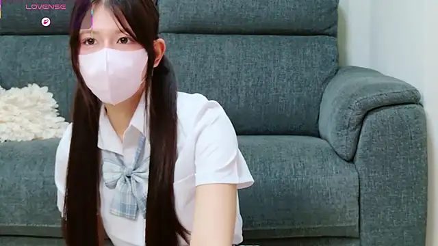 Lina caro  online show from April 30, 2026, 5:20 pm