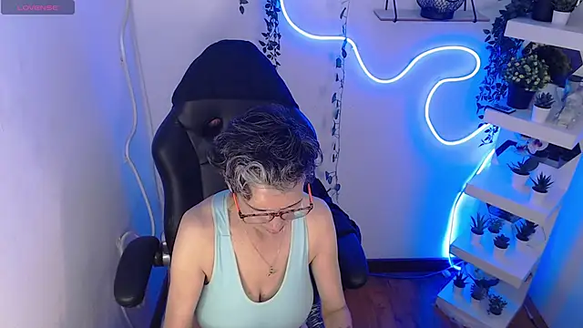 Snapshot of selena_ferreira chatting on June 1, 2026, 7:24 pm selena ferreira online show from June 1, 2026, 7:24 pm