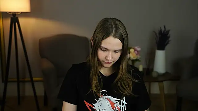 ErnaAmerica online show from April 22, 2026, 2:13 pm