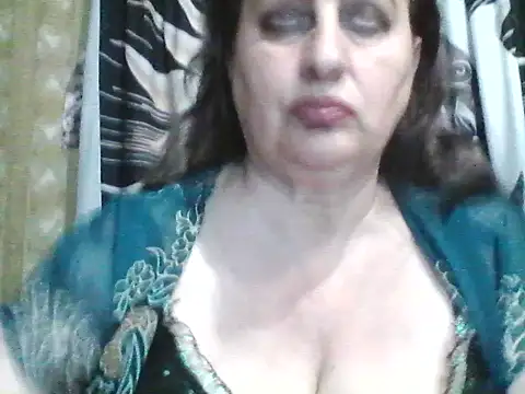 Snapshot of LoaqLovew chatting on May 23, 2026, 7:40 am LoaqLovew online show from May 23, 2026, 7:40 am