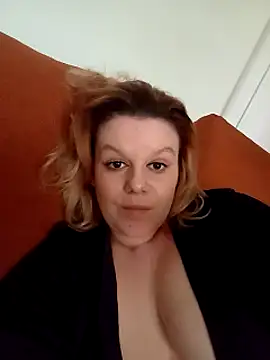 Snapshot of Maryquenn chatting on April 30, 2026, 9:49 am Maryquenn online show from April 30, 2026, 9:49 am