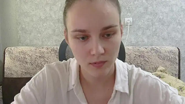 Snapshot of DolcezzaCream chatting on July 6, 2026, 1:18 pm DolcezzaCream online show from July 6, 2026, 1:18 pm