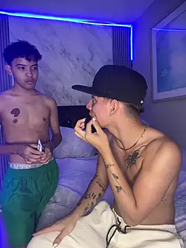 Snapshot of Good_boys01 chatting on June 3, 2026, 3:29 am Good boys01 online show from June 3, 2026, 3:29 am
