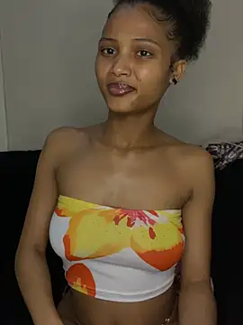 Snapshot of PEACHWAV3 chatting on June 3, 2026, 7:07 pm PEACHWAV3 online show from June 3, 2026, 7:07 pm