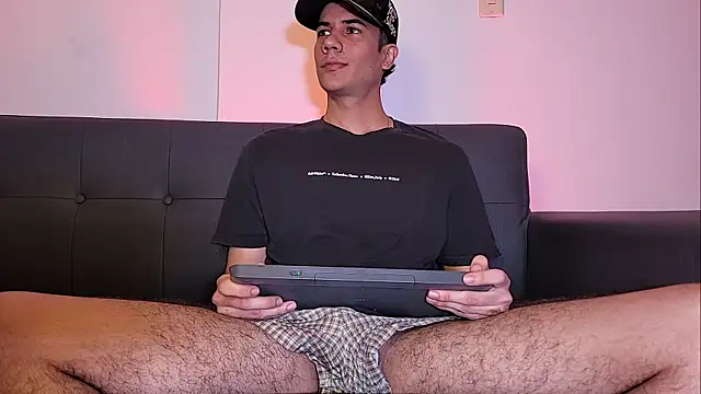 Derek stud  online show from April 29, 2026, 4:05 am