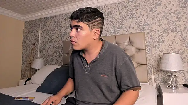 MikeHuddson online show from April 29, 2026, 1:43 am