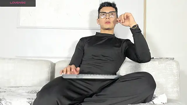 Snapshot of Alan_Salazar chatting on June 19, 2026, 5:41 pm Alan Salazar online show from June 19, 2026, 5:41 pm