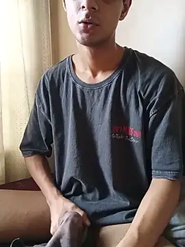 Snapshot of skinny_raj chatting on June 18, 2026, 8:24 am skinny raj online show from June 18, 2026, 8:24 am