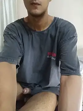 Snapshot of skinny_raj chatting on June 18, 2026, 7:52 pm skinny raj online show from June 18, 2026, 7:52 pm