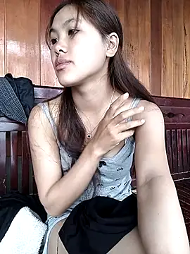 mai-lovelyy online show from May 2, 2026, 3:01 am