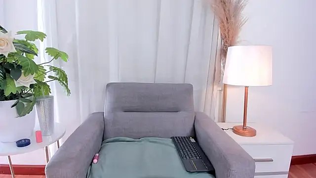 RachelArias online show from May 20, 2026, 12:24 pm