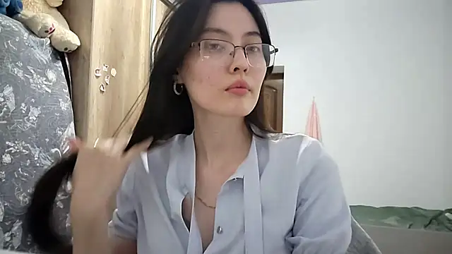 Snapshot of AshleyTropiano chatting on May 6, 2026, 3:27 pm AshleyTropiano online show from May 6, 2026, 3:27 pm