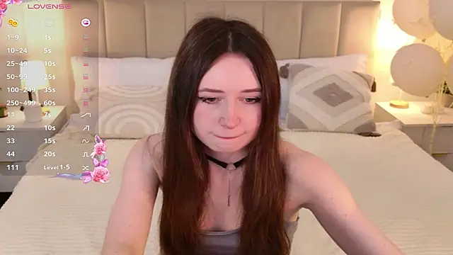 Snapshot of AliceLidelle chatting on May 7, 2026, 10:07 am AliceLidelle online show from May 7, 2026, 10:07 am