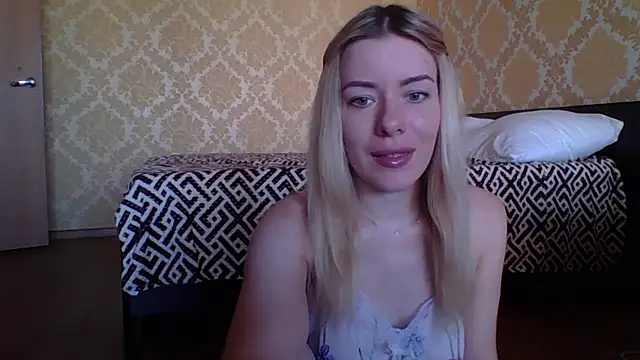Snapshot of Softy_Aura_ chatting on May 25, 2026, 1:32 pm Softy Aura online show from May 25, 2026, 1:32 pm
