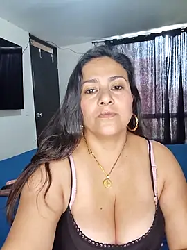 Snapshot of roxana_sexy_2026 chatting on May 13, 2026, 5:20 pm roxana sexy 2026 online show from May 13, 2026, 5:20 pm