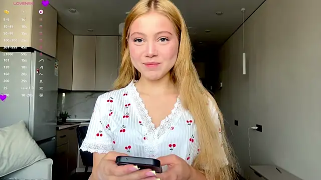 AlberthaBudd online show from July 17, 2026, 7:38 am