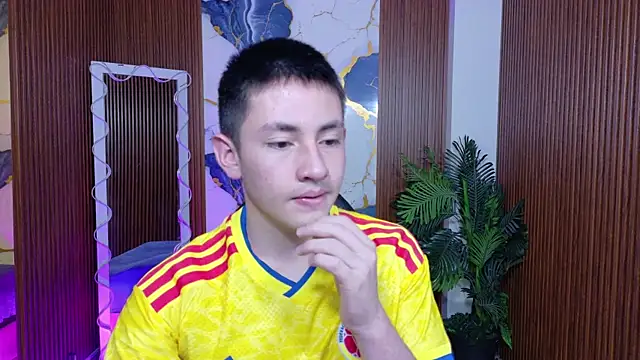 Snapshot of Andres_Tay chatting on June 1, 2026, 1:50 am Andres Tay online show from June 1, 2026, 1:50 am