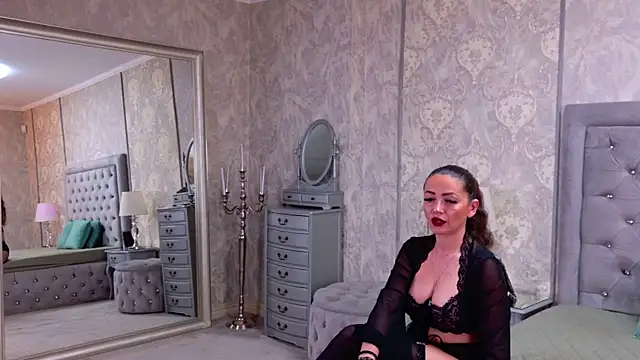Snapshot of DonnaKleinn chatting on May 11, 2026, 5:54 pm DonnaKleinn online show from May 11, 2026, 5:54 pm