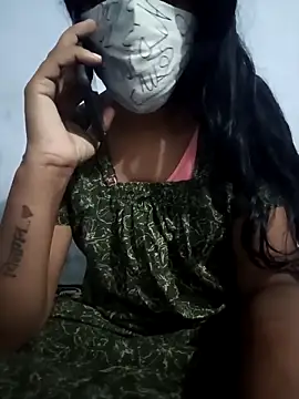 Snapshot of Tamil_Hot_HoneyBee chatting on May 8, 2026, 6:28 am Tamil Hot HoneyBee online show from May 8, 2026, 6:28 am