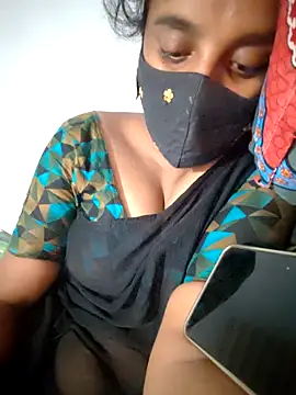 Snapshot of Tamil_Hot_HoneyBee chatting on May 14, 2026, 3:58 am Tamil Hot HoneyBee online show from May 14, 2026, 3:58 am