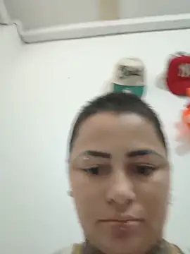 romina23 online show from May 27, 2026, 7:54 pm