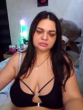 -CUTE-EVVIL- online show from April 28, 2026, 5:39 pm