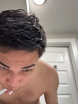 boysweet25 online show from April 26, 2026, 6:11 am